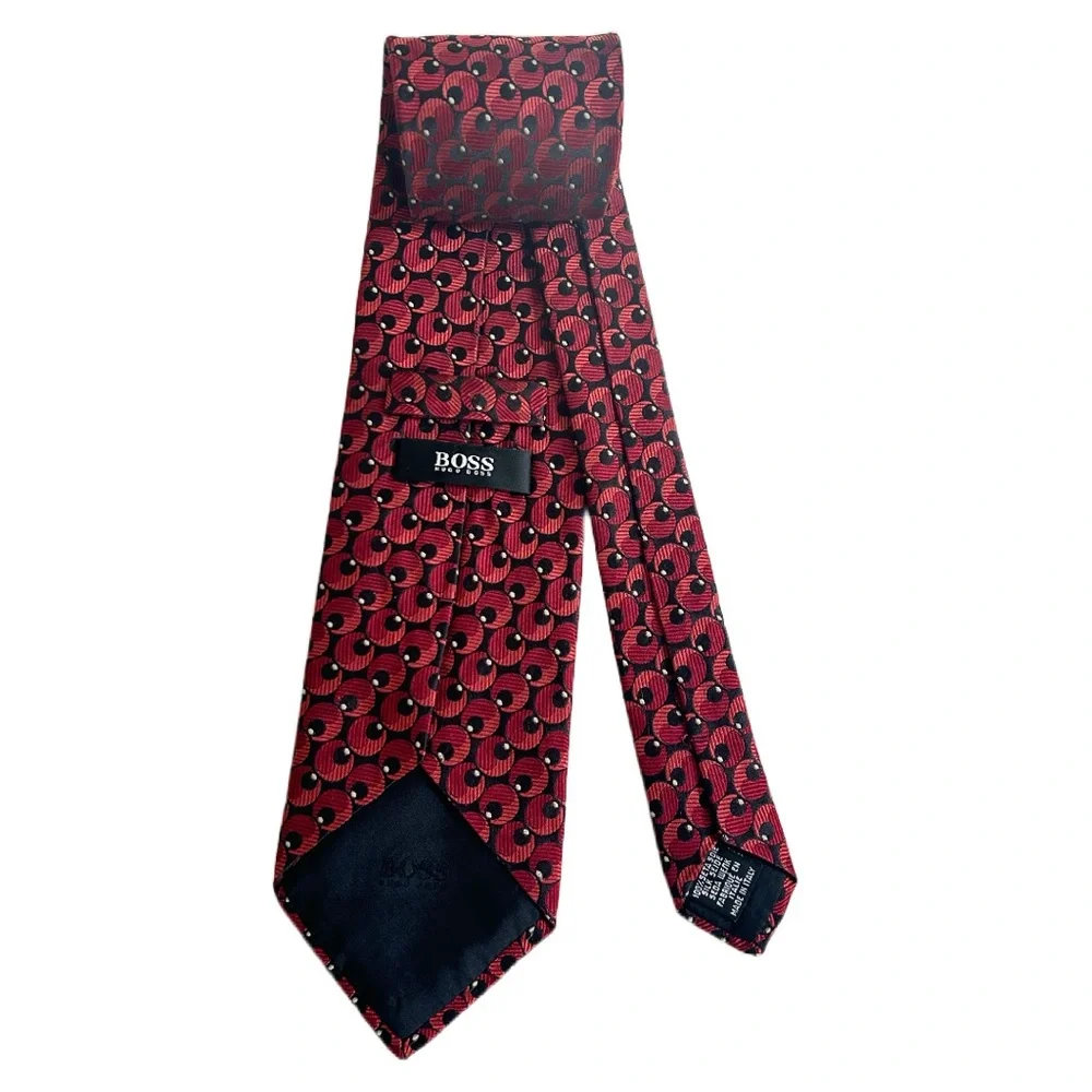 Hugo Boss 100% Silk Men's Tie Necktie‎ Red Geometric Made in Italy 60” X 3.5”